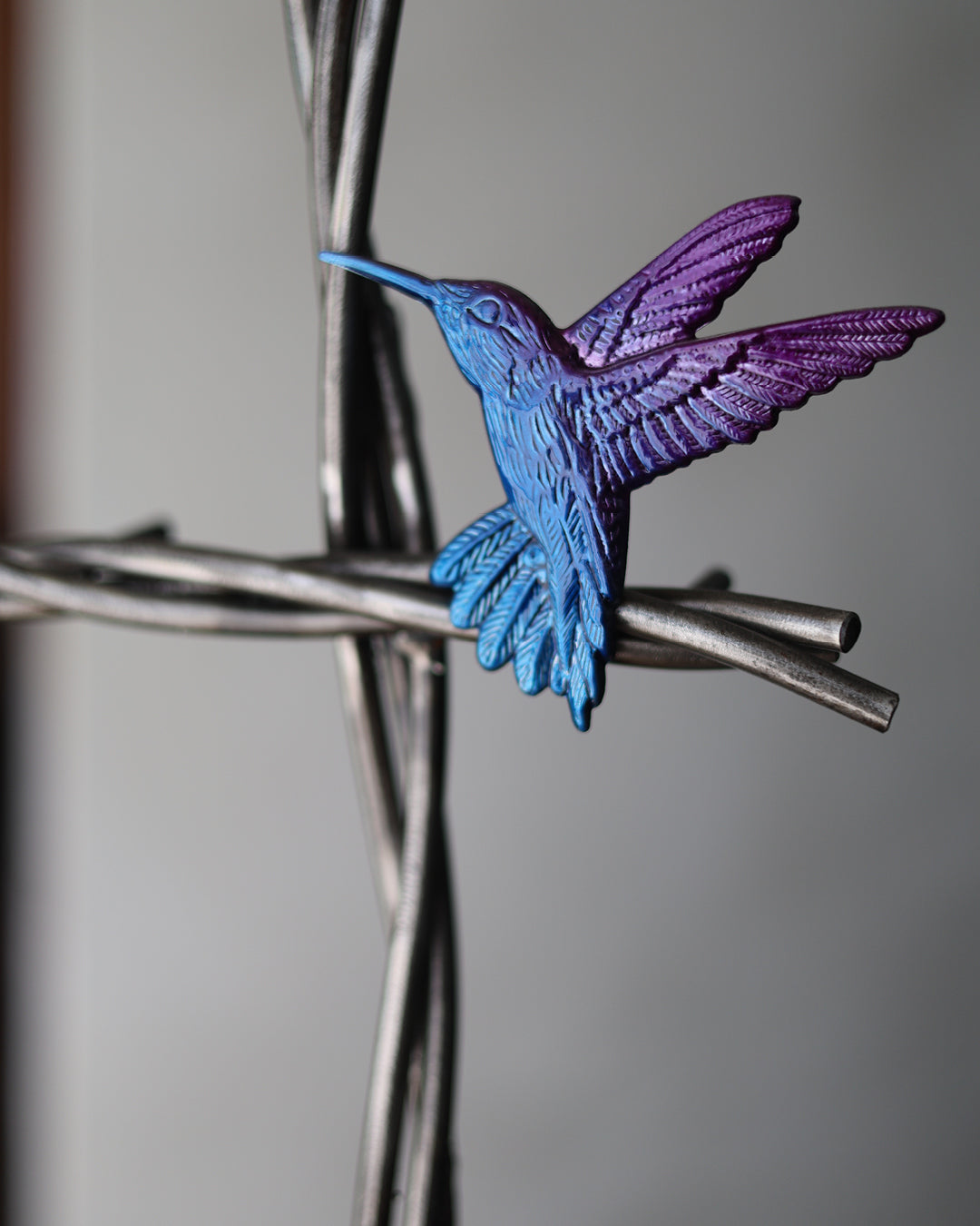 Hummingbird & Vine Cross – Iron Chinchilla