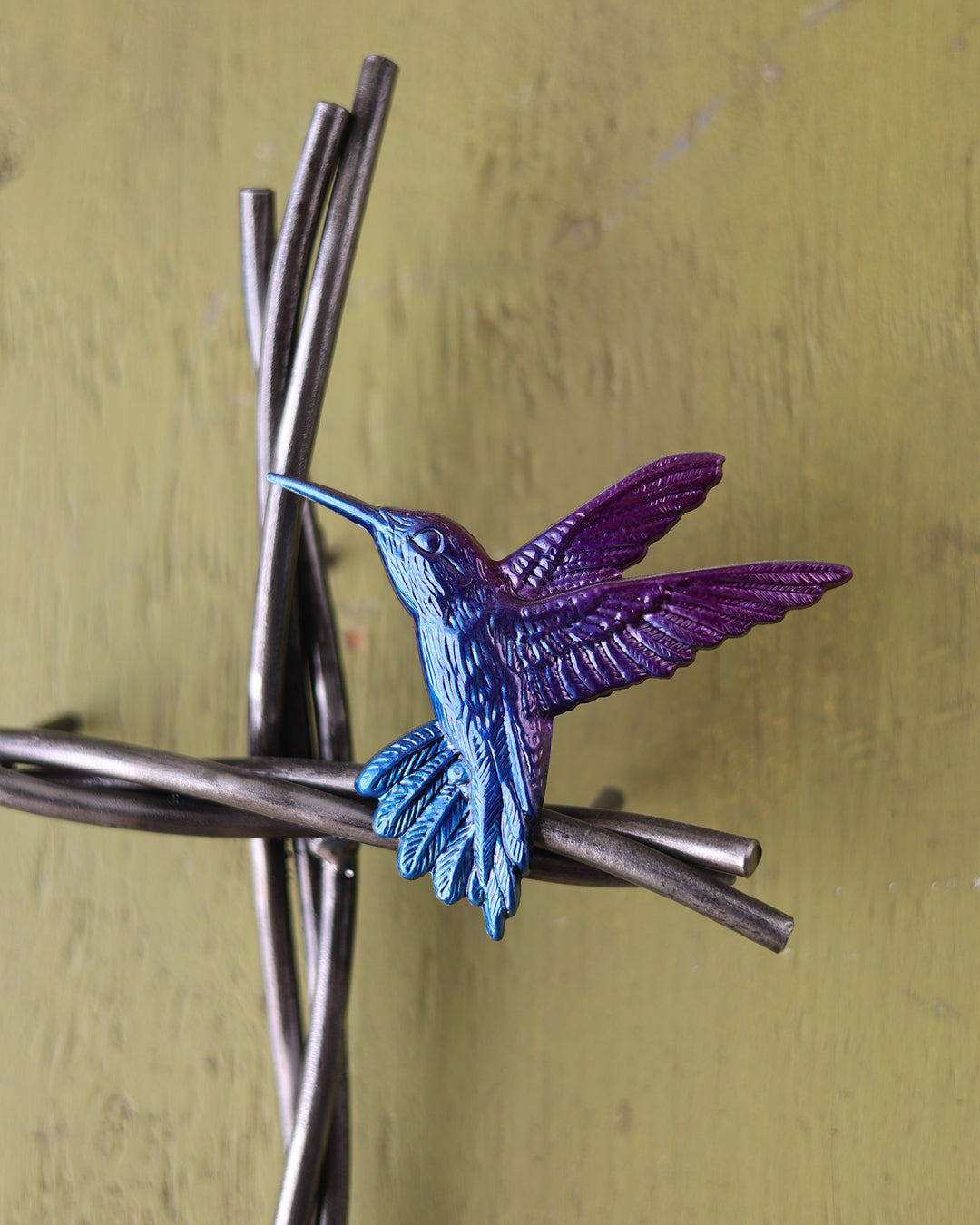 Hummingbird & Vine Cross – Iron Chinchilla