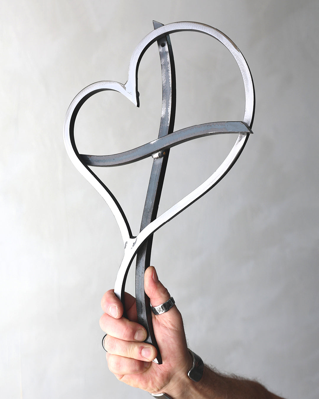 Blooming Heart Cross – Iron Chinchilla